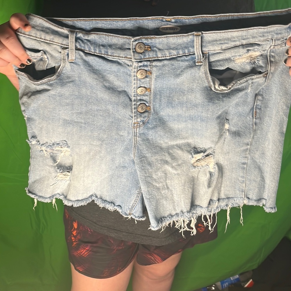 Fringed jean shorts